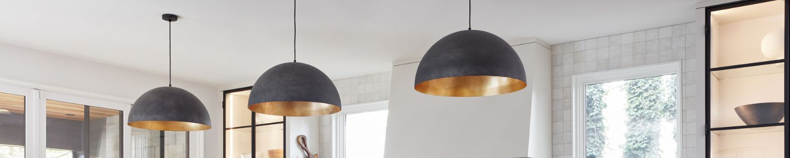 modern hanging pendant lights in kitchen